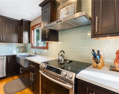 13 Kings Point Lane - Photo Thumbnail 9