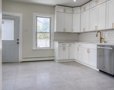 71 Lenox Avenue - Photo Thumbnail 6