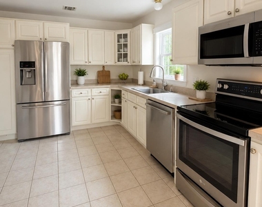 35 Willis Avenue - Photo Thumbnail 4