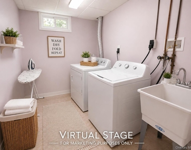 35 Willis Avenue - Photo Thumbnail 8