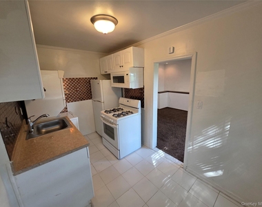66-01 Park Drive East - Photo Thumbnail 5