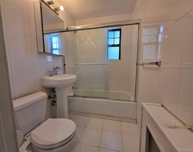 66-01 Park Drive East - Photo Thumbnail 11