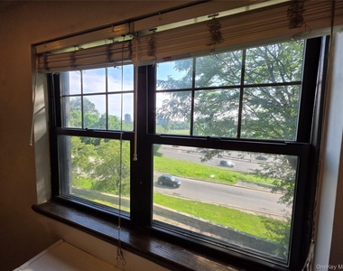 66-01 Park Drive East - Photo Thumbnail 3