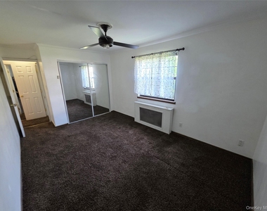 66-01 Park Drive East - Photo Thumbnail 8