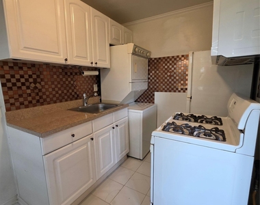66-01 Park Drive East - Photo Thumbnail 6
