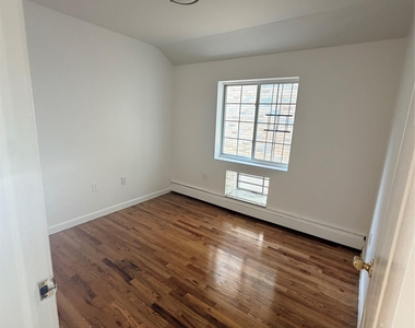 8418 129th Street - Photo Thumbnail 15
