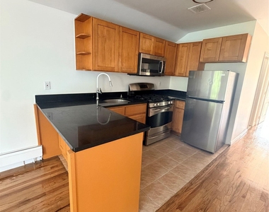 8418 129th Street - Photo Thumbnail 7