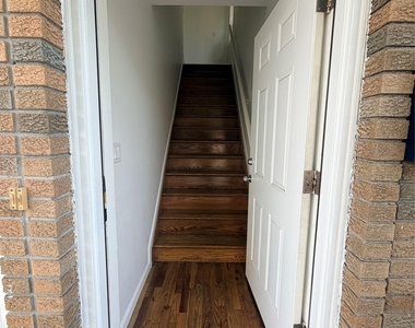 8418 129th Street - Photo Thumbnail 2