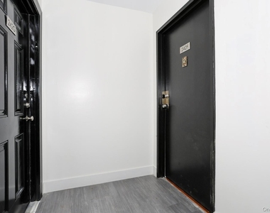 242 Kearsing Parkway - Photo Thumbnail 3