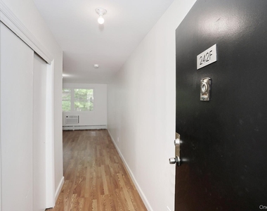 242 Kearsing Parkway - Photo Thumbnail 4