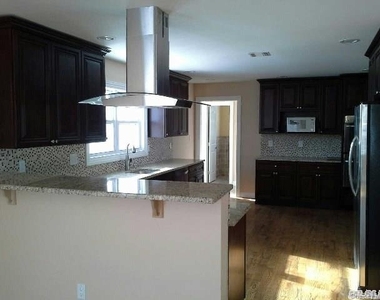11 Charlotte Place - Photo Thumbnail 3