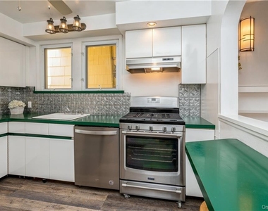 73 Rosedale Avenue - Photo Thumbnail 6