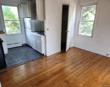 213-15 33rd Road - Photo Thumbnail 5