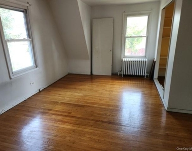 213-15 33rd Road - Photo Thumbnail 7