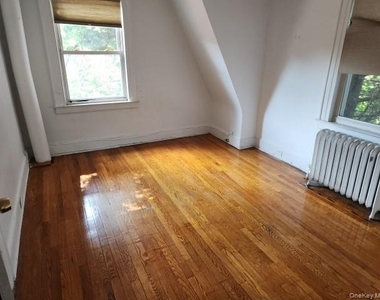 213-15 33rd Road - Photo Thumbnail 9