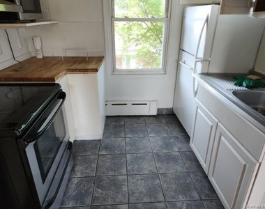 213-15 33rd Road - Photo Thumbnail 6