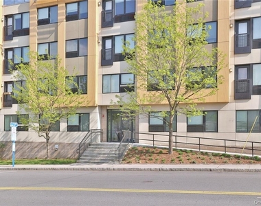 68 Lake Street - Photo Thumbnail 32