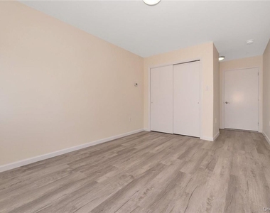 68 Lake Street - Photo Thumbnail 7