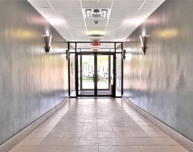 68 Lake Street - Photo Thumbnail 24