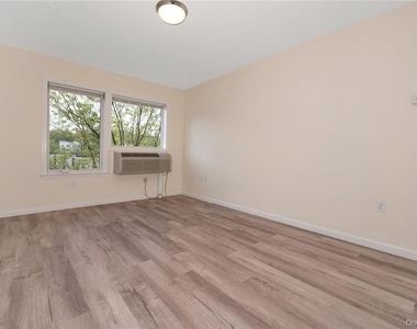 68 Lake Street - Photo Thumbnail 6