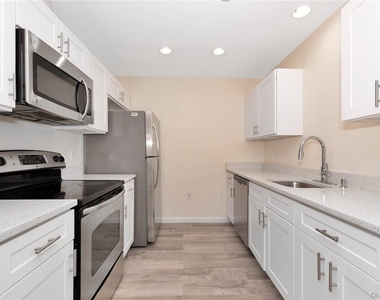 68 Lake Street - Photo Thumbnail 15