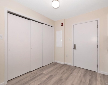 68 Lake Street - Photo Thumbnail 12