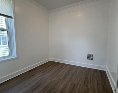 26 Kinloch Avenue - Photo Thumbnail 11