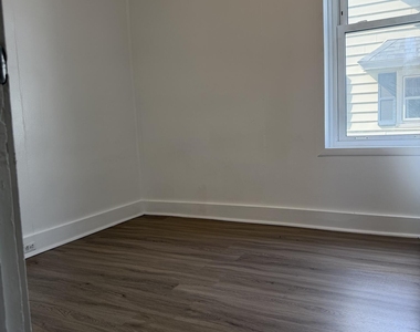 26 Kinloch Avenue - Photo Thumbnail 10