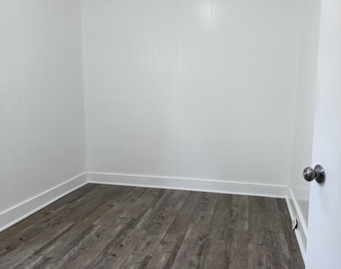 26 Kinloch Avenue - Photo Thumbnail 6