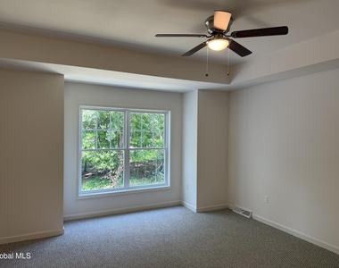 492a Clifton Park Center Road - Photo Thumbnail 9
