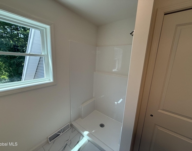 492a Clifton Park Center Road - Photo Thumbnail 12