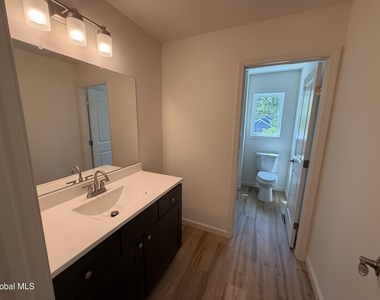 492a Clifton Park Center Road - Photo Thumbnail 13