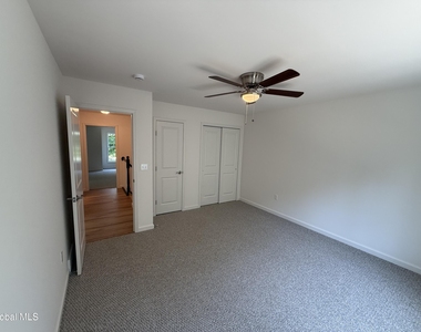 492a Clifton Park Center Road - Photo Thumbnail 18