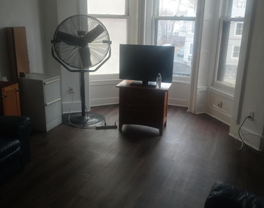 423 Clinton Avenue - Photo Thumbnail 1