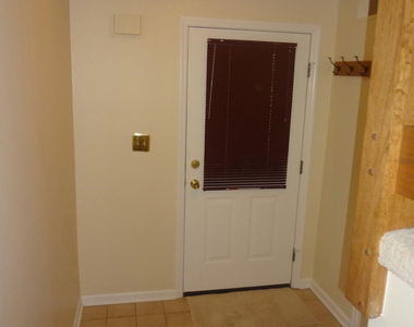 4007 Chaucer Place - Photo Thumbnail 5