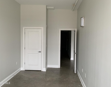 733 Broadway - Photo Thumbnail 13