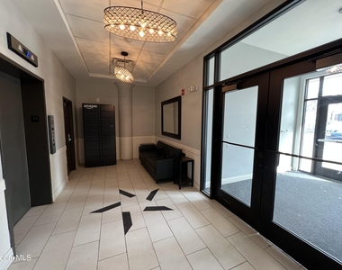 733 Broadway - Photo Thumbnail 2