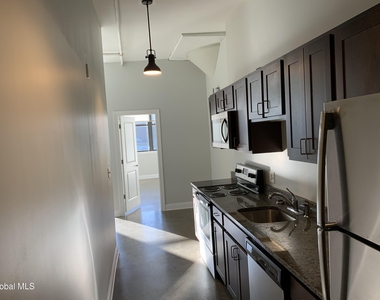 733 Broadway - Photo Thumbnail 6