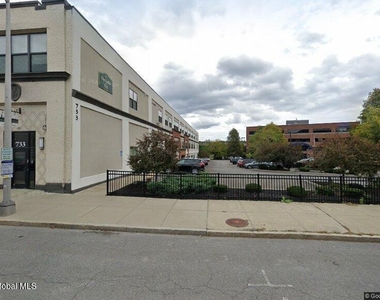 733 Broadway - Photo Thumbnail 24