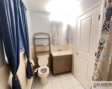 406 Cranbury Road - Photo Thumbnail 15