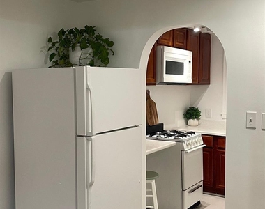 749 Linden Avenue - Photo Thumbnail 3