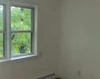 749 Linden Avenue - Photo Thumbnail 9