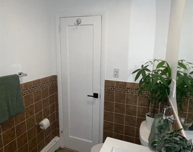 749 Linden Avenue - Photo Thumbnail 7