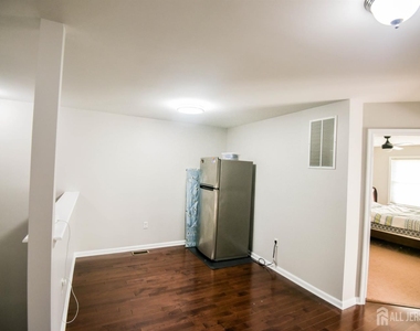 122 Morgan Way - Photo Thumbnail 15
