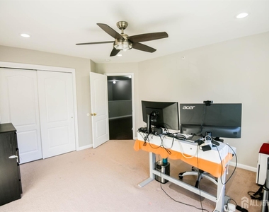 122 Morgan Way - Photo Thumbnail 25