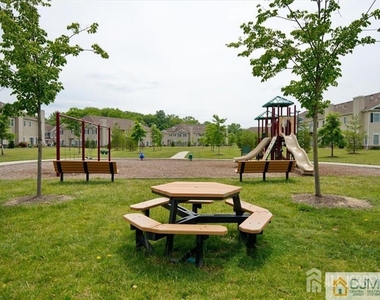 122 Morgan Way - Photo Thumbnail 29