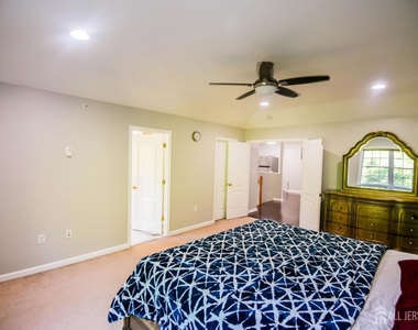 122 Morgan Way - Photo Thumbnail 19