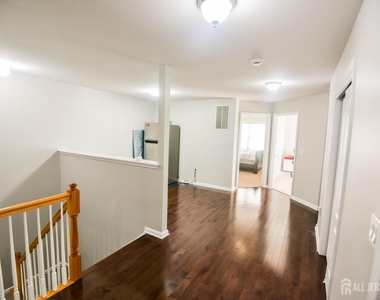 122 Morgan Way - Photo Thumbnail 14