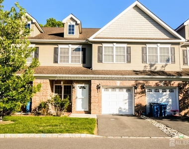 122 Morgan Way - Photo Thumbnail 1