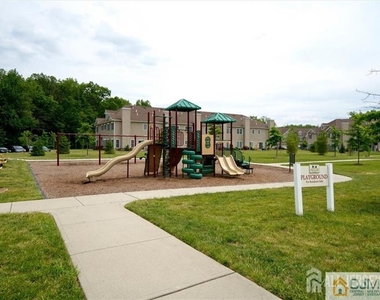 122 Morgan Way - Photo Thumbnail 30